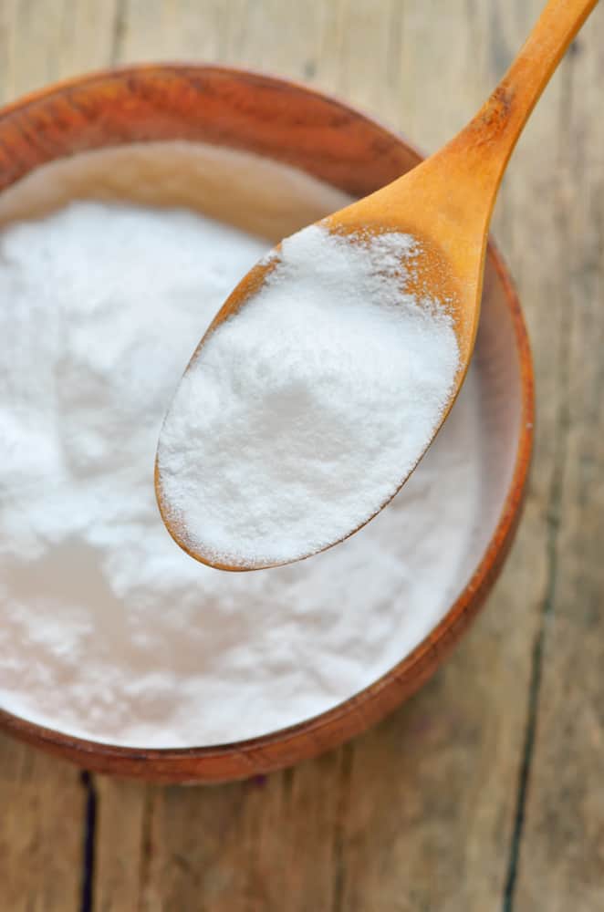 baking soda on spoon